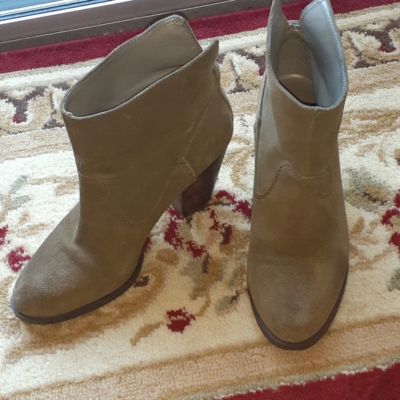Nine west booties - Picture 7 of 10